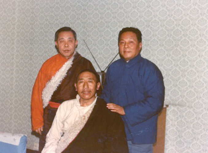 1958-9年間根造上師、密顯法師與昂藏竹巴仁波切攝於上海