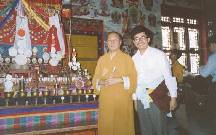1989年根造上师与黄伟恆居士在尼泊尔朝圣