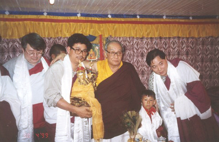 Yangsi being presented to H.H. J.D. Sakya, and meeting with students on the day of naming/ recognition ceremony, Sakya Guru Monastery, Darjeeling, India, 1999
