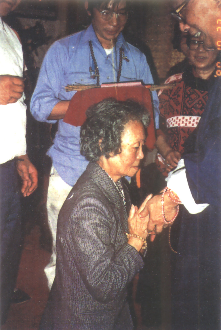 纽约蔡钰居士开顶 时年七十五岁